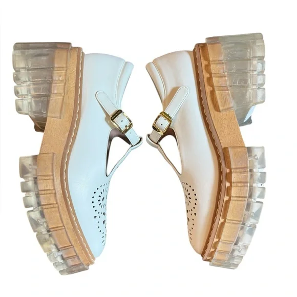 Stella McCartney white vegan leather Mary Jane platform shoes. Size 38 8